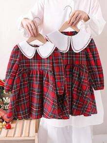 SHEIN 女婴编织格子彼得潘领刺绣休闲连衣裙 - 紅色 - 查看 2