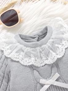 SHEIN 2 Stücke Baby Mädchen Lässig Süß Twist Kordel Blumen Spitze Schleife Dekor Gestricktes Sweater Kleid & Leggings Set, Weicher Stoff geeignet für Alltag, Ausflüge, Reisen, Feiertage, Zuhause, Kinderbetreuung, Spielzeit, Party