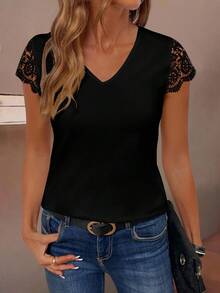 EMERY ROSE Summer Casual V-Neck T-Shirt With Water-Soluble Lace Patchwork - Black - View 4