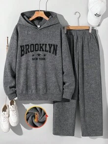SHEIN 2 件套青少年男孩休闲学院风星星印花连帽运动衫和直筒运动裤，纯色经典简约基本百搭套装，适合居家、通勤、学校、日常休闲、度假、户外、派对、秋冬 - 深灰色 - 查看 3