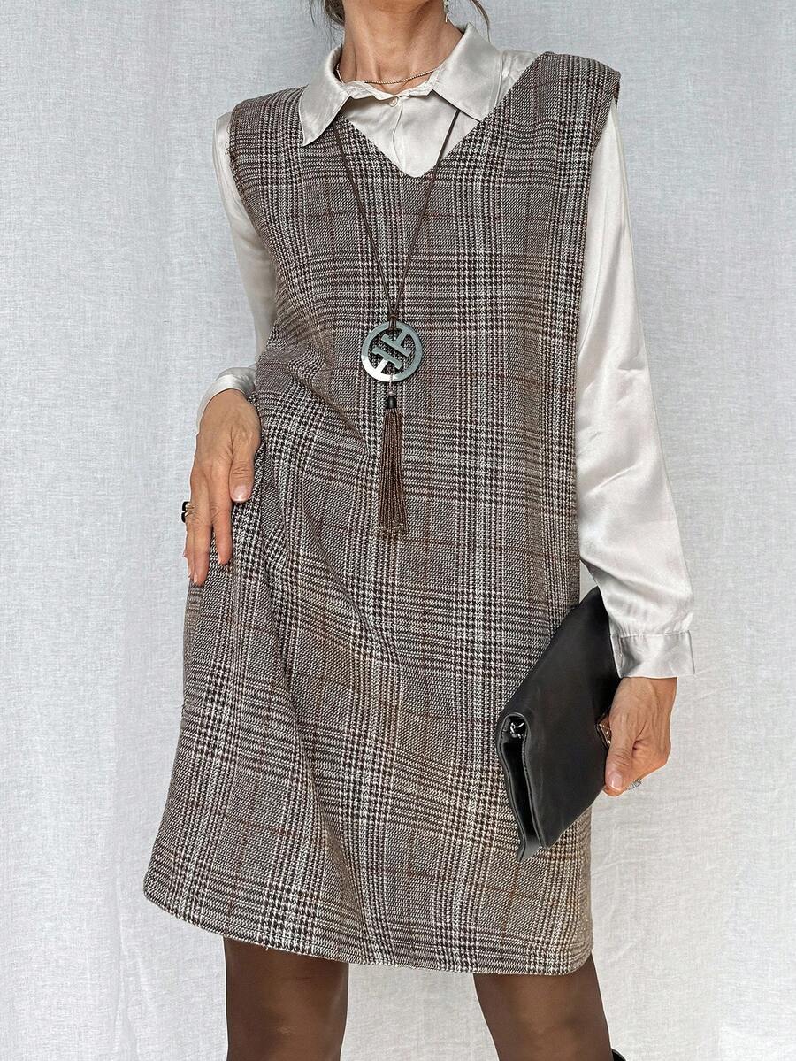 Livesso Women's V-Neck Sleeveless Loose Straight Plaid Midi Dress