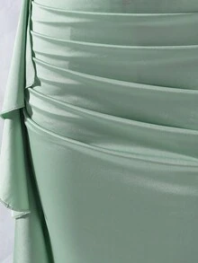 Elegant Minimalist Fashion Sleeveless Camisole Waist Fitted Dress, Satin Shiny Stretchy Fabric, Mint Mamba Design, Suitable For Teenagers, Graduation, Prom, Christmas Events - Green - View 3