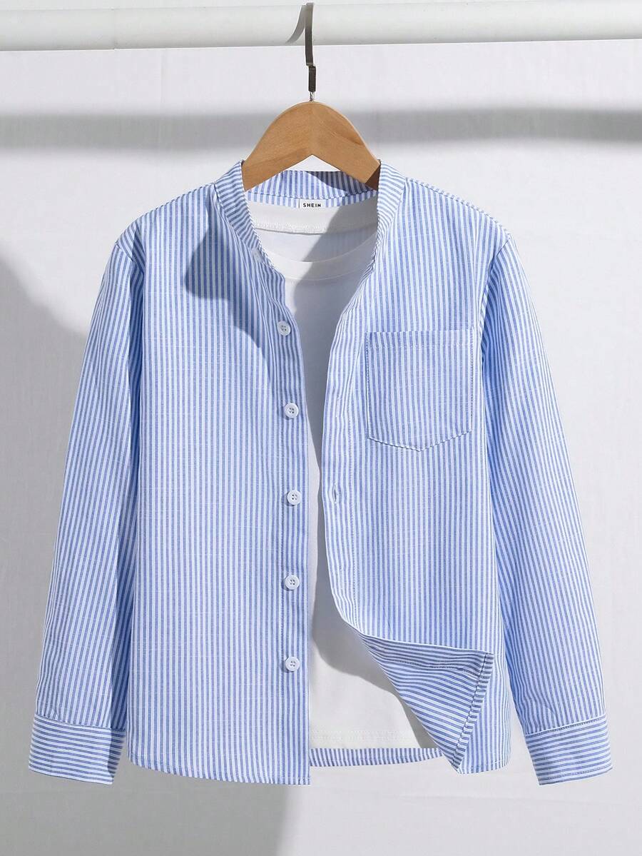 SHEIN 青少年男童条纹单排扣休闲口袋衬衫，长袖，蓝白相间，浅蓝色，青少年男童衬衫，条纹蓝衬衫，冬季套装，冬季服装，秋季服装，儿童服装，白色上衣，长袖衬衫 - 藍色 - 查看 1