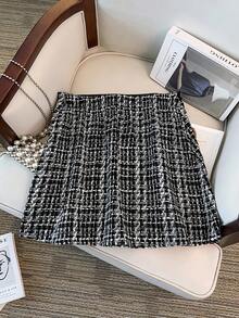 GlowEve CURVE Rok Lipat Dekoratif Kotak-kotak Elegan untuk Wanita Ukuran Plus - Hitam - View 2