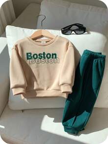 SHEIN 2 件套男婴/女婴可爱圣诞绿色休闲字母图案印花运动衫和慢跑裤运动服，男女通用秋冬婴儿服装，圣诞节 - 彩色 - 查看 4