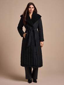 CLARA VERO 黑色蓬松毛领绗缝内衬束腰派克大衣，女式夹棉外套，泰迪熊口袋细节 - 黑色 - 查看 5