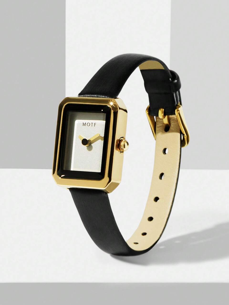 SQUARE POINTER QUARTZ WATCH