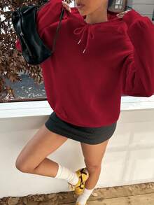 SHEIN EZwear 洛杉矶休闲简约印花保暖宽松套头卫衣，适合秋冬季节穿着。 - 酒紅色 - 查看 3