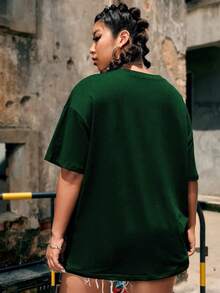 Flirla 夏季大码蝴蝶和字母图案落肩 T 恤 - 墨綠色 - 查看 2