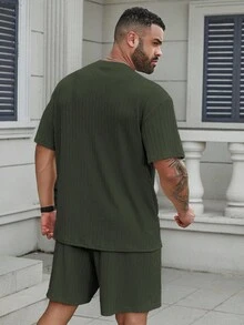 Manfinity Homme Men Plus Size 2pcs Outfit Set - Solid Color Short Sleeve T-Shirt And Shorts, Minimalist Style, Suitable For Summer, Cozy Outfits - Dark Green - View 2