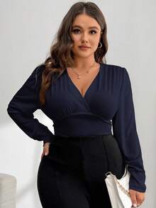 SHEIN Essnce 大码女装，白色上衣，可爱装，外出上衣，情人节装，春季外出装，度假装，女士外出上衣，女士休闲上衣 - 藏蓝色 - 查看 4