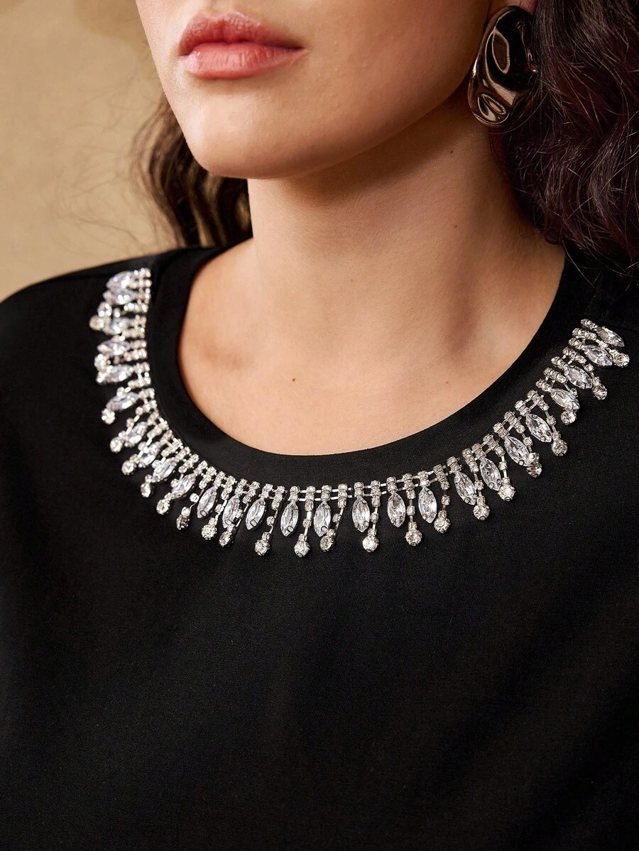 MOTF PREMIUM PLUS RHINESTONE DETAIL T-SHIRT - Black - View 2