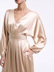 Aalyst Elegant Dining Satin Long Dress,Champagne Gold V-Neck Raglan Sleeve Pleated High-End Minimalist Autumn Winter Dress With Pockets - Apricot - View 4