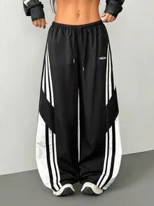 SHEIN PETITE Pantalones de paracaídas con bloques de color para mujer, pantalones cargo para primavera y verano, ropa de calle y salir - Negro - Ver 1