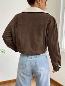 SHEIN EZwear 女式卡其色羊毛卡车司机前口袋厚翻盖细节保暖衬里落肩泰迪熊衬里冬季柔软灯芯绒短款夹克 - 咖啡棕 - 查看 2