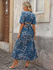 Brillora 佩斯利絲巾圖案荷葉袖圍裹後綁帶上衣和裙子 - 藍白色 - 查看 2