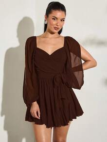 SHEIN BAE 轻盈透视蝴蝶结系带灯笼袖开衩纯黑色连衣裙，性感简约，适合海滩度假、日常穿着和约会 - 咖啡棕 - 查看 3