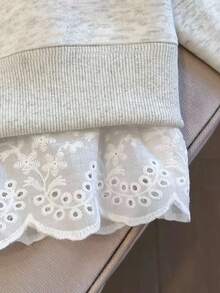 Resyla Neuer Spitzenbesatz Buchstaben-Muster Rundhals Kapuzen Langarm 2 in 1 Sweatshirt für Frauen - Hellgrau - Übersicht 4