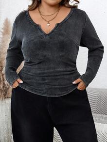 SHEIN CURVE+ Plus Size Women Black Snowflake Print Plus Size T-Shirt