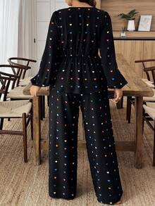 Weeklong Bộ 2 món áo sơ mi tay dài in hình trái tim buộc dây phía trước và quần ống rộng thời trang dành cho nữ cỡ lớn - Nhiều màu - Xem 2