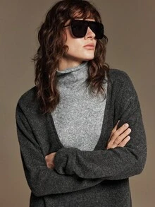 Ontre Vintage, locker geschichteter, weicher Wollmischungs-Pullover mit tiefem V-Ausschnitt 2 in 1, moderner urbaner Lässig-Fashion Business-Lässig-Stil für Büromode, zurückhaltender Old-Money-Stil, mühelos temperamentvoll, hochwertige urbane Pendler-Flughafen-Damenmode aus hochwertigem Material, Streetstyle, sophisticated, einfach und cool im Herbst/Winter - Dunkelgrau - Übersicht 1