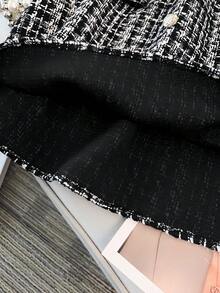 GlowEve CURVE Rok Lipat Dekoratif Kotak-kotak Elegan untuk Wanita Ukuran Plus - Hitam - View 5