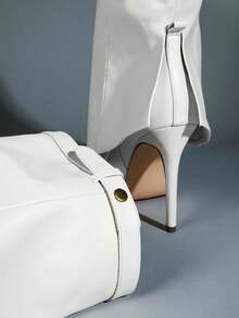 SHUZIA Botas altas hasta la rodilla con tacón de aguja y punta puntiaguda, con pliegue en la pantorrilla, de estilo glamoroso para mujer - Blanco - Ver 5