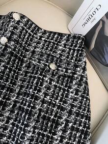 GlowEve CURVE Rok Lipat Dekoratif Kotak-kotak Elegan untuk Wanita Ukuran Plus - Hitam - View 3