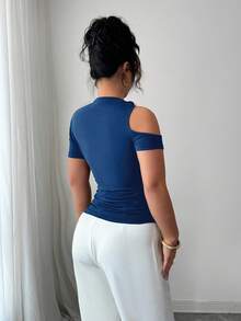 SHEIN 大码女式优雅金属装饰露肩T恤，夏季 - 藍色 - 查看 2