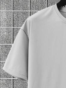 Manfinity Homme Men's Solid Drop Shoulder Short Sleeve T-Shirt And Shorts 2pcs/Set