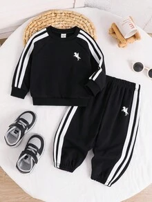 SHEIN 2 件套男婴/女婴秋冬长袖运动衫和慢跑裤套装，舒适百搭休闲日常时尚运动简约百搭，适合室内、户外、日常、运动、玩耍、派对、拍照、度假、所有季节 - 黑色 - 查看 1