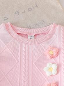 SHEIN Playful Pals 2 件套少女可爱甜美针织提花粉色上衣和裤子套装，正面 3D 花卉装饰，适合日常和户外穿着，秋冬 - 粉色 - 查看 6