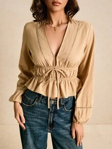 Poéselle Áo sơ mi nữ dài tay cổ chữ V thắt lưng buộc dây đa năng thoải mái - Màu Khaki - Xem 5