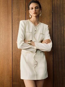 Ciel Poise Ciel Poise 女装秋冬新款厚毛织复古贵族菱形金属扣波浪纹V领长袖小连衣裙 - 杏色 - 查看 4