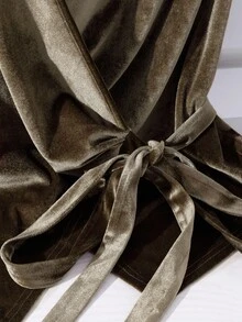 GlowEve 女士优雅浪漫奢华交叉天鹅绒蝴蝶结衬衫 - 軍綠色 - 查看 4