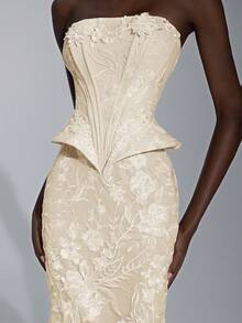 Elitara Elegant Luxurious Embroidered Lace Applique Mesh Mermaid Maxi Dress With Train, Suitable For Wedding, Party, Prom, Honeymoon, Ball