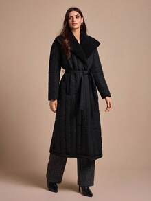 CLARA VERO 黑色蓬松毛领绗缝内衬束腰派克大衣，女式夹棉外套，泰迪熊口袋细节 - 黑色 - 查看 7