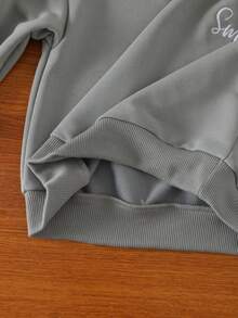 年轻女孩休闲日常通勤运动风格字母刺绣落肩宽松运动衫和直筒运动裤套装，秋季/春季 - 深灰色 - 查看 11