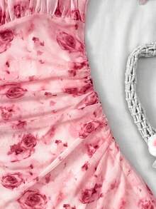 SHEIN Vestido de verano para adolescentes, nuevo año, día de San Valentín de color rosa y blanco con estampado floral de malla, cuello halter, para vacaciones/días festivos, vintage/playa/mar/elegante, vestido rosa con flores, vestido de verano - Rosa - Ver 4