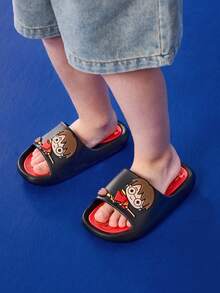 HARRY POTTER X SHEIN 可爱卡通图案黑红儿童拖鞋，适合幼儿和儿童，速干、轻便、耐用的EVA材质，男女通用，适合在家、浴室、游乐场、游泳池、海滩等室内外穿着。 - 彩色 - 查看 2