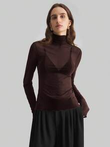 Ontre 2026春夏斯德哥尔摩风格，教师款，秋季，高领针织衫，优雅网纱长袖上衣，商务休闲女装基础款上衣，现代都市休闲时尚，商务休闲女装办公室着装，低调复古风格，轻松气质，都市通勤机场上衣