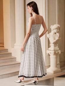SHEIN Unity 浪漫优雅的茶会/约会蕾丝领，睫毛蕾丝胸围褶皱波尔卡圆点吊带裙，贴身腰部和喇叭形下摆，白色底色搭配黑色波尔卡圆点，适合所有季节 - 白色 - 查看 2