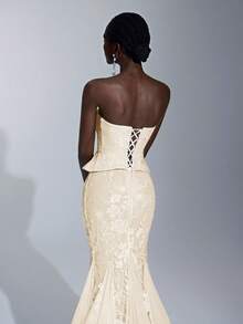 Elitara Elegant Luxurious Embroidered Lace Applique Mesh Mermaid Maxi Dress With Train, Suitable For Wedding, Party, Prom, Honeymoon, Ball