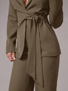 Silquee Bộ vest nữ màu trơn cổ ve áo, tay dài, thắt nút bên hông, gồm áo khoác và quần, thanh lịch cho công sở, phù hợp cho tiệc cocktail, hẹn hò lãng mạn, tiệc cơ bản mùa thu/đông, tiệc trang trọng, đám cưới. - màu nâu - Xem 6