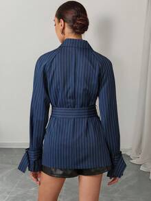 Modelyn 女式蓝色正装西装外套，带金属装饰，条纹，系腰带，双排扣，适合秋冬装 - 藍色 - 查看 2