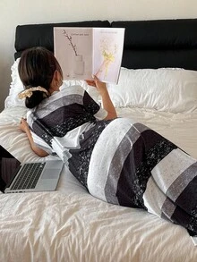 SHEIN Áo ngủ nữ tay ngắn kẻ sọc, cổ tròn, kiểu dáng mùa hè, kiểu váy ngủ Moo Moo. - Đen và trắng - Xem 2
