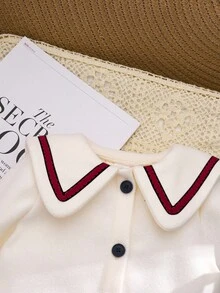 SHEIN Młoda dziewczyna 3 sztuki modna i słodka i minimalistyczna elegancka w stylu uniwersyteckim uroczy wełniany bezrękawnik sukienka i długi kardigan zestaw i beret kapelusze idealne do noszenia na co dzień i do szkoły na wiosnę, jesień, zimę bordowa sukienka dla młodej dziewczyny mundurek szkolny - Czerwony - Zobacz 5