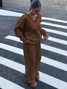 SHEIN EZwear 女式 V 领超大蓬松羊毛弹力宽松休闲棕色运动衫和运动裤两件套，秋冬 - 棕色 - 查看 4