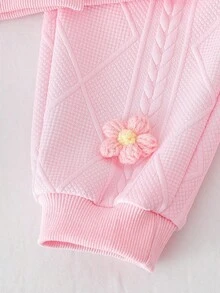 SHEIN Playful Pals 2 件套少女可爱甜美针织提花粉色上衣和裤子套装，正面 3D 花卉装饰，适合日常和户外穿着，秋冬 - 粉色 - 查看 7