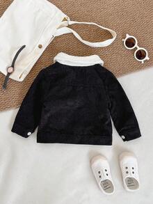 Playful Pals 男婴黑色灯芯绒纽扣前口袋仿毛领长袖夹克，休闲舒适，适合外出或休闲，百搭秋冬 - 黑色 - 查看 2